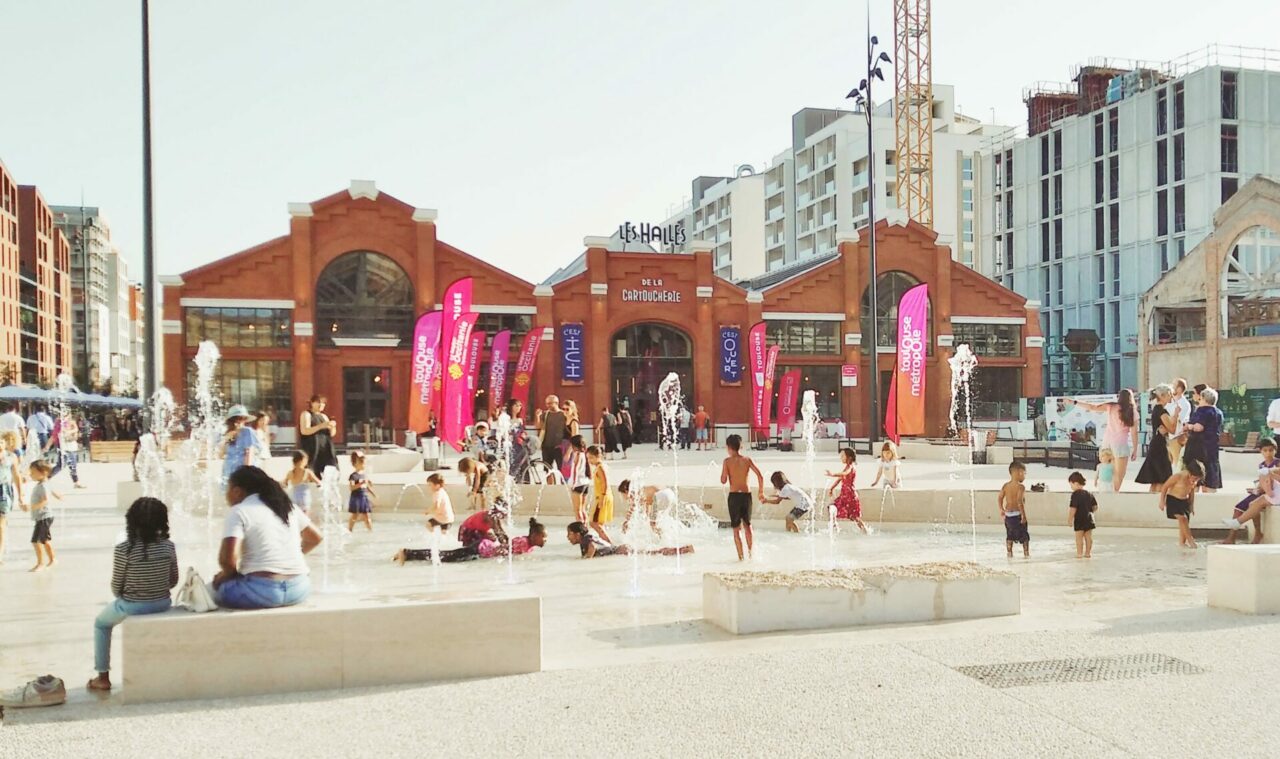 Les Halles de la Cartoucherie, un lieu hybride à Toulouse vu par SAMBA